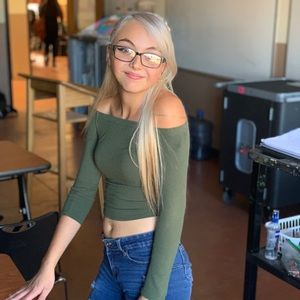 Meet your Posher, Carla